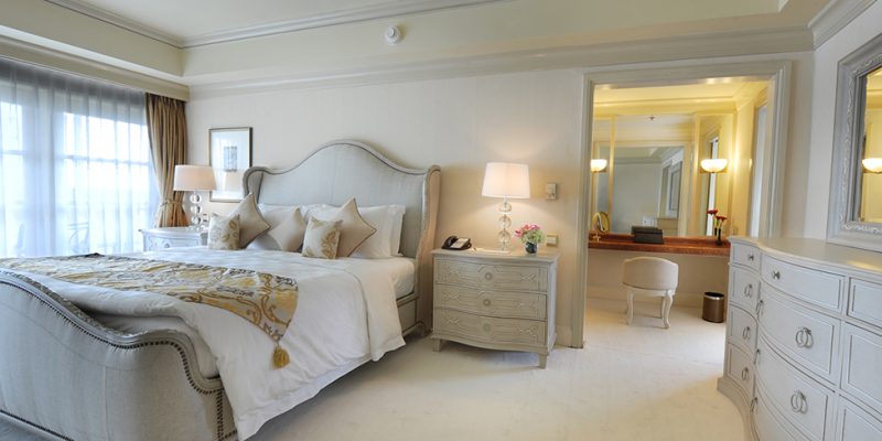 HBJ-Presidential-Suite-Master-Bedroom-02